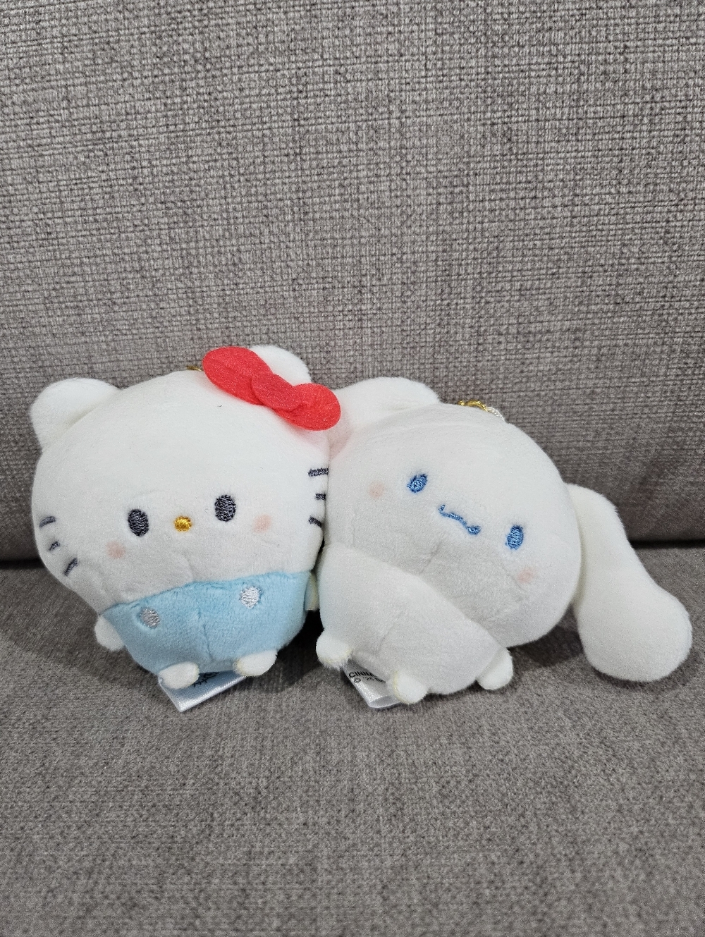 Sanrio Marumocchi Nikonui Magnetic Plush Keychains (Hello Kitty + Cinnamoroll)